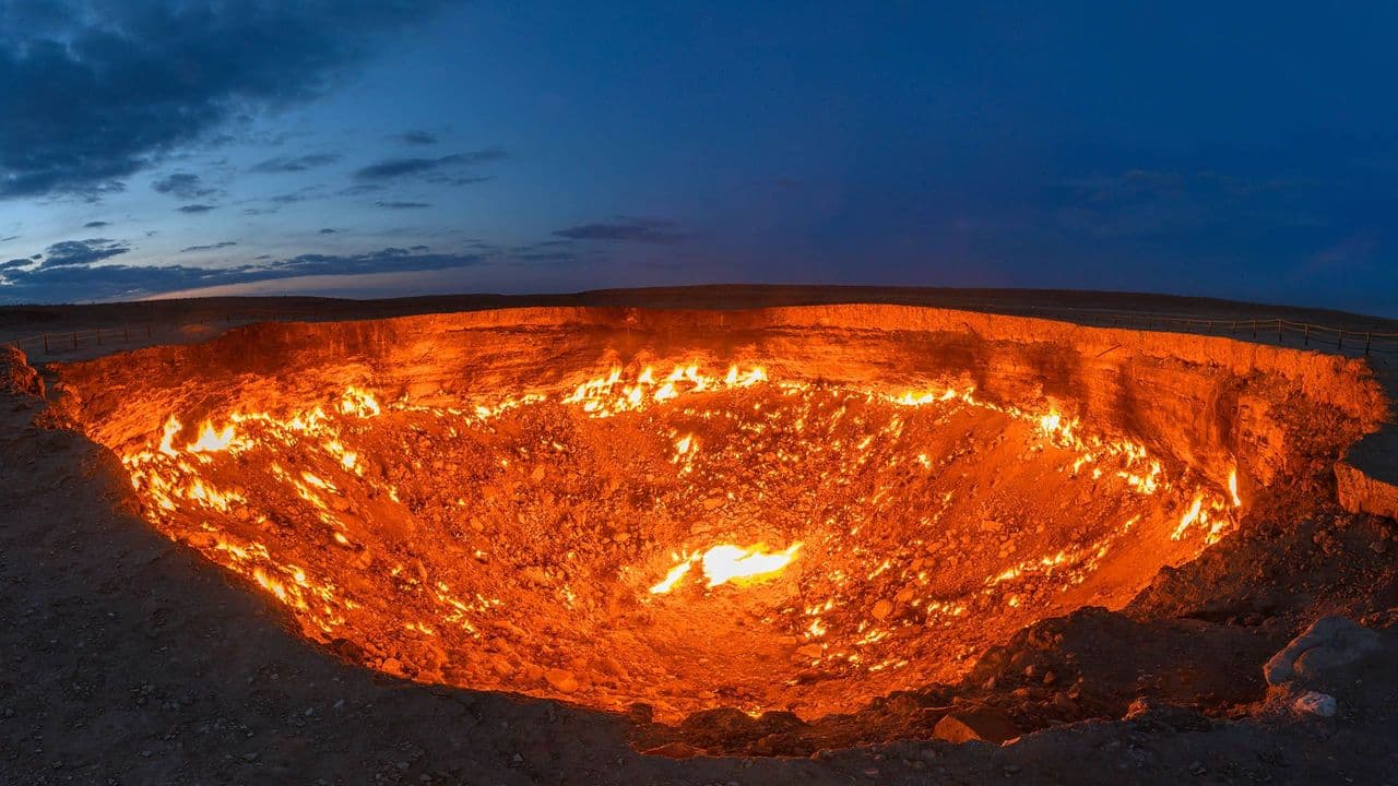 Darvaza Gas Crater, Turkmenistan