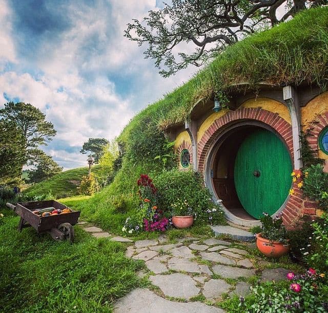 Hobbiton Movie Set