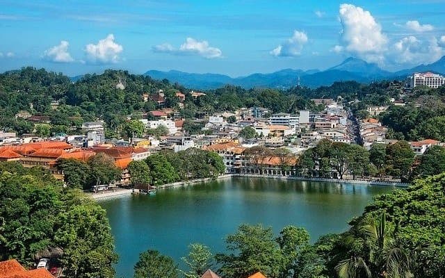 SRI LANKA IN DEPTH: PREMIUM EXPEDITION image 3